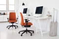 wyposazenie-biura-open-space-ergonomiczny-fotel-motto-10sl-orange.webp