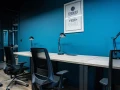 Ergonomiczny fotel biurowy z kółkami do twardych powierzchni.jpg