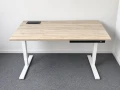 biurko-elektryczne-linak-140x80-dab-nagano-biale-nogi-premium.png