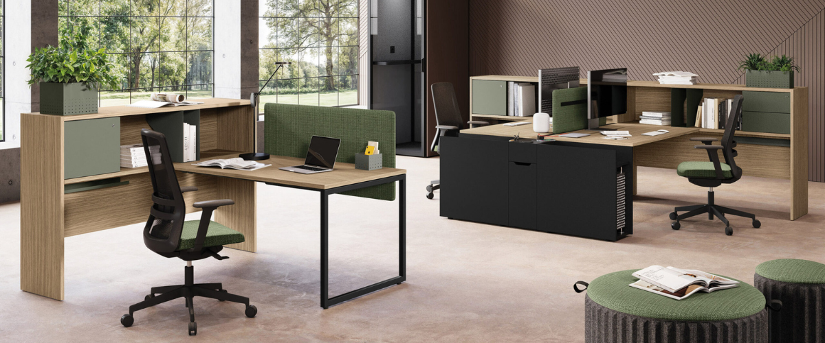 Ergonomiczne fotele biurowe spełniające normy BHP, stanowiące kluczowe wyposażenie biura dbającego o zdrowie kręgosłupa pracowników.